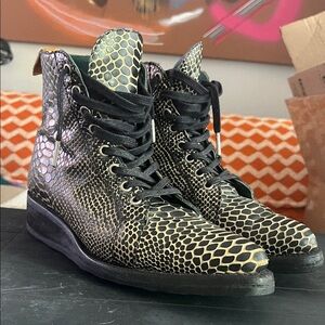 Embossed Hallway Creeper Boots